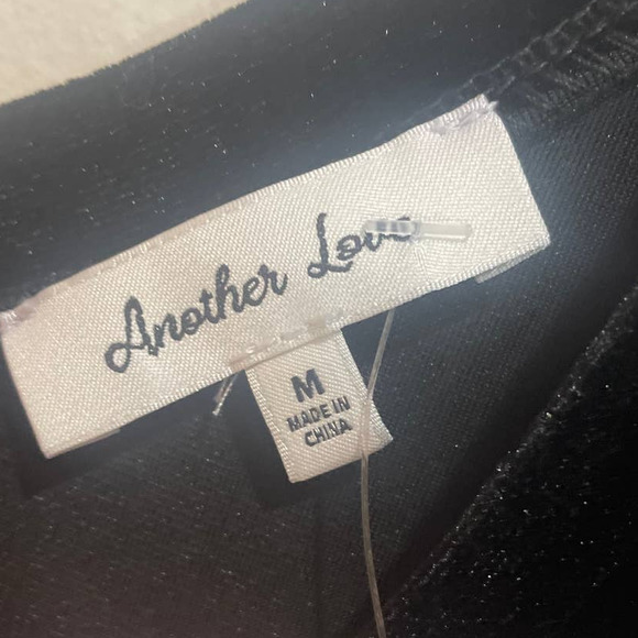 Another Love Acacia Velvet V-Neck Tank Top Black NWT Women’s Med - Picture 7 of 12